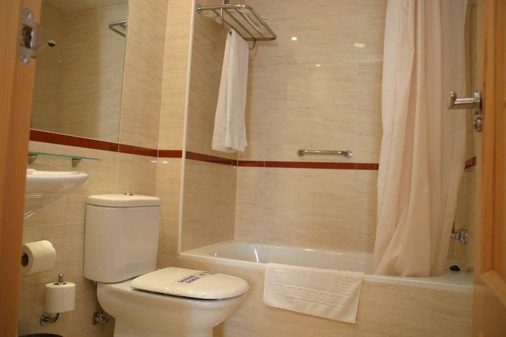Anoreta Suites Ринкон-де-ла-Викториа Экстерьер фото