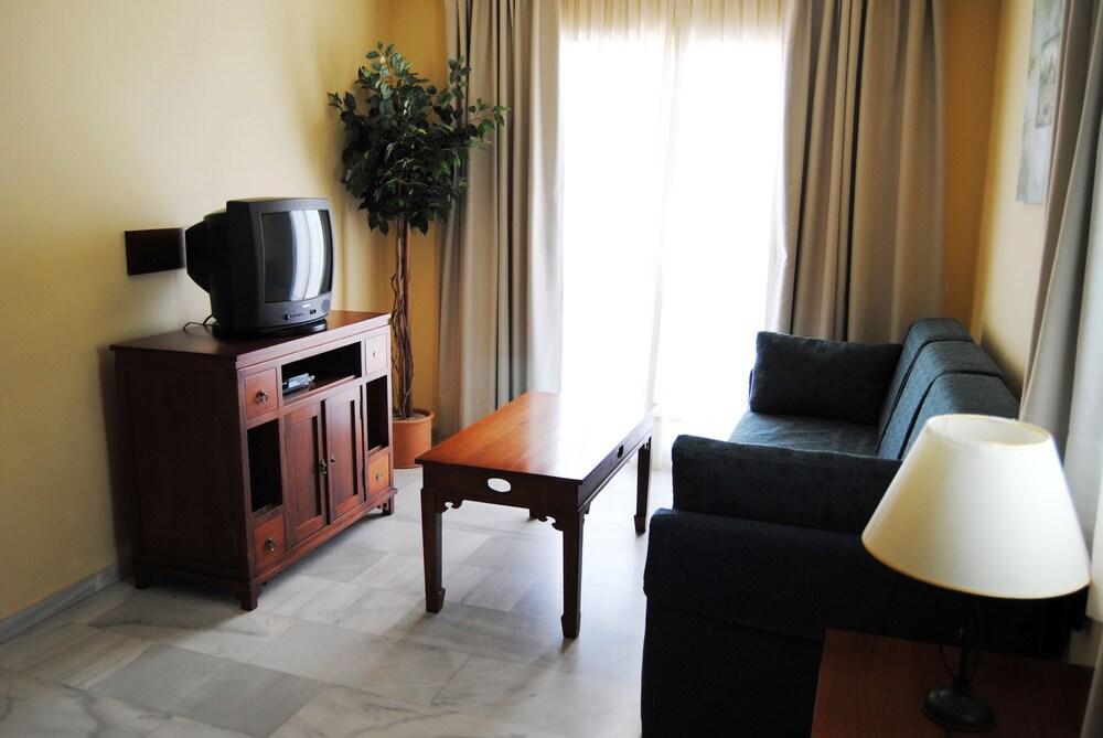 Anoreta Suites Ринкон-де-ла-Викториа Экстерьер фото